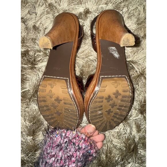 KORS Michael Kors Brown Crocodile Embossed Slingback Heels Sandals with Lug Sole - Picture 3 of 4